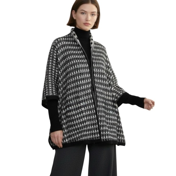 Margaret O’Leary Wool Blend Poncho Sweater Black Cream Size XS/S